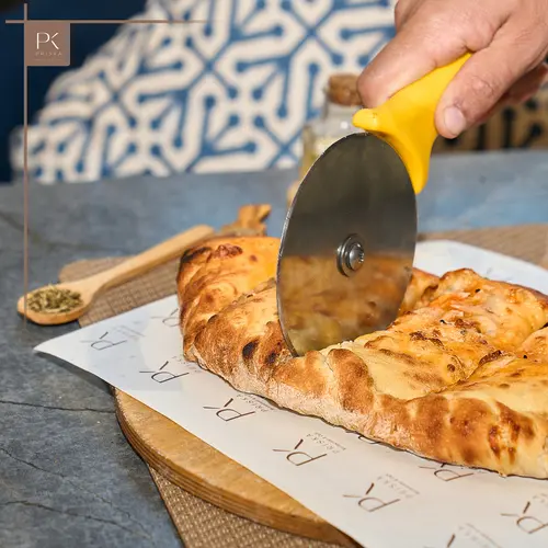 تصوير طعام واحتفالات مميز بأسلوب professional photography داخل مطعم Priska