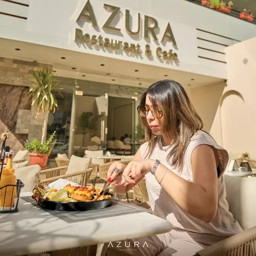 جلسة تصوير احترافية بأسلوب professional photography لمنتجات وأطباق مطعم azura