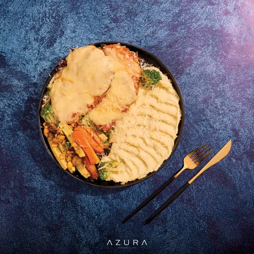 جلسة تصوير احترافية بأسلوب professional photography لمنتجات وأطباق مطعم azura